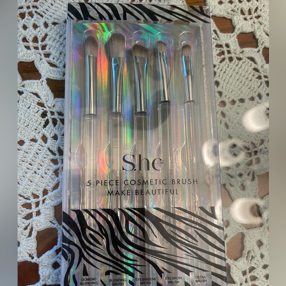 Makeup brushes